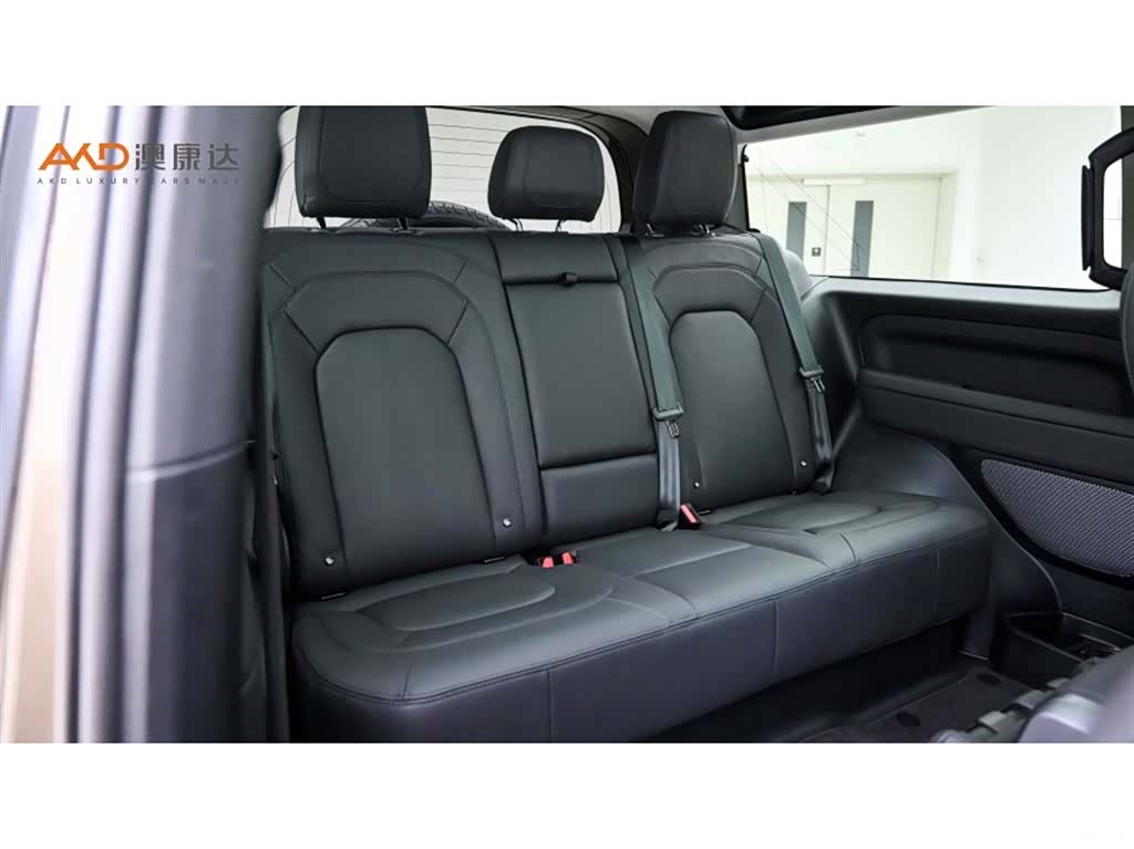 Land Rover Defender, 2023 8