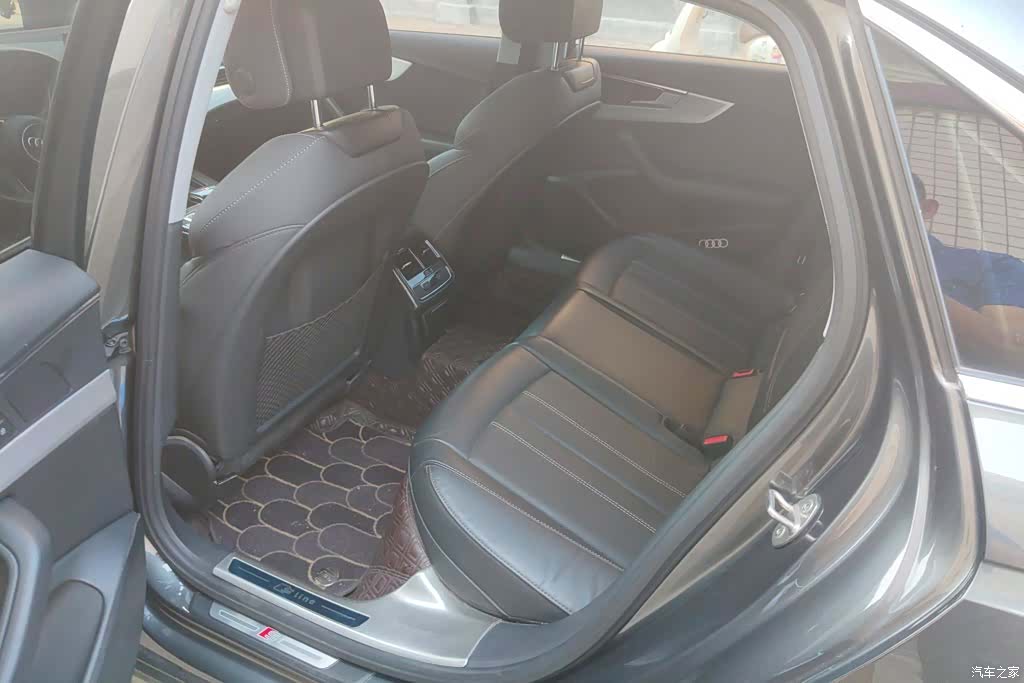 Audi A4L, 2021 11
