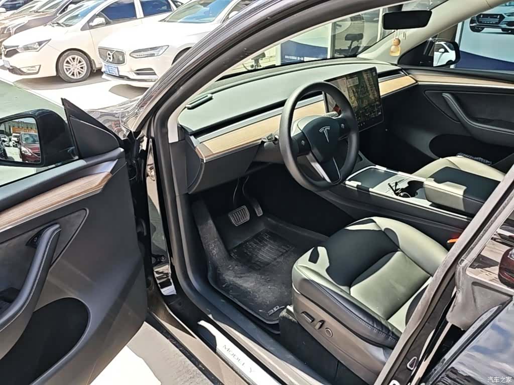 Tesla Model Y, 2021 16