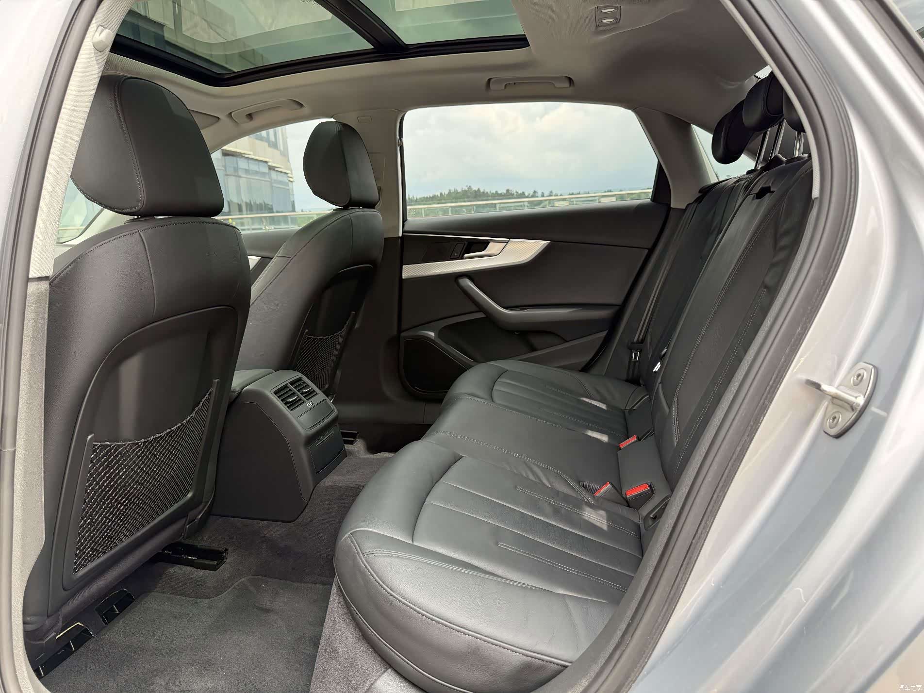 Audi A4L, 2017 11