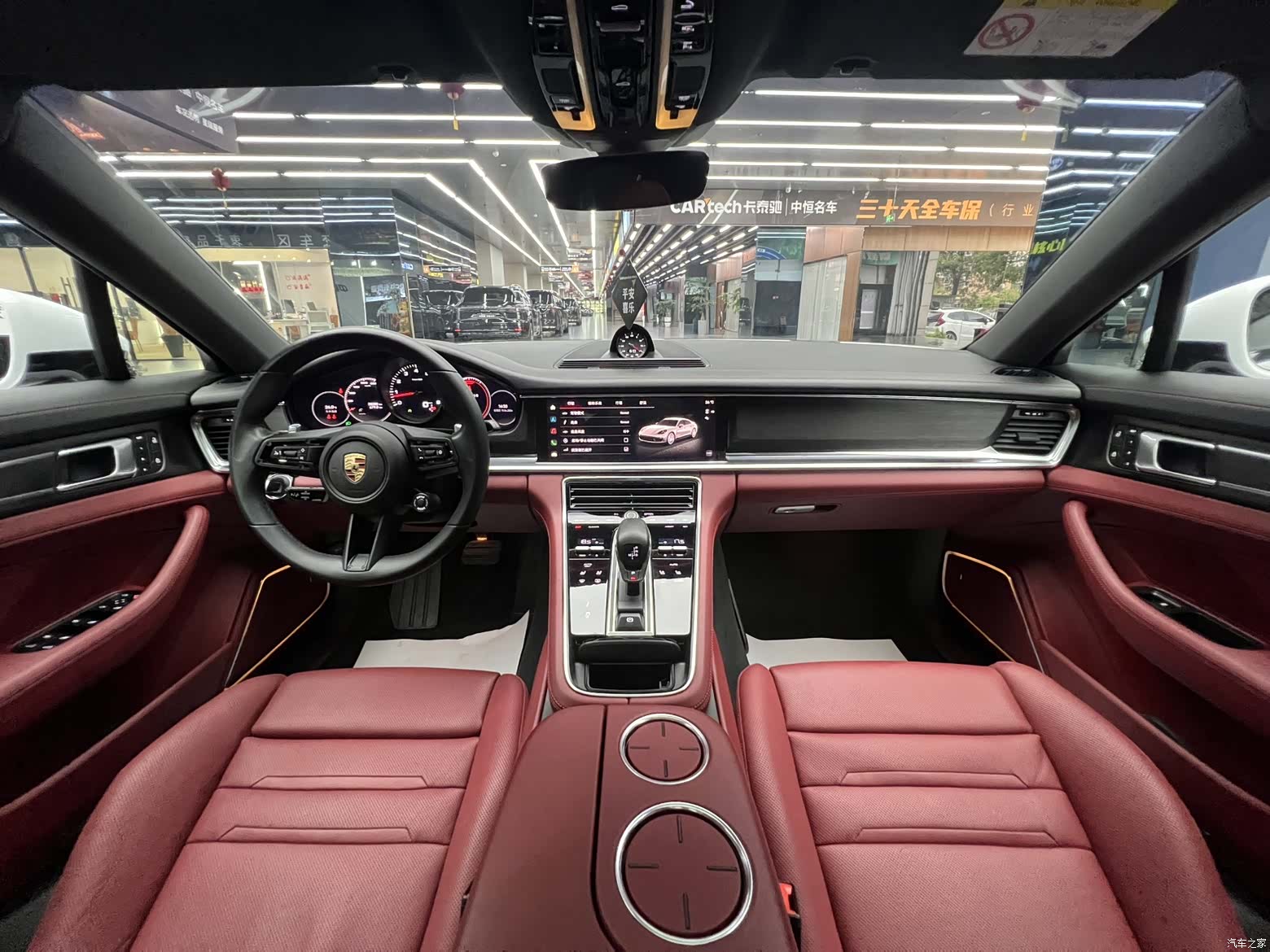 Porsche Panamera, 2023 10