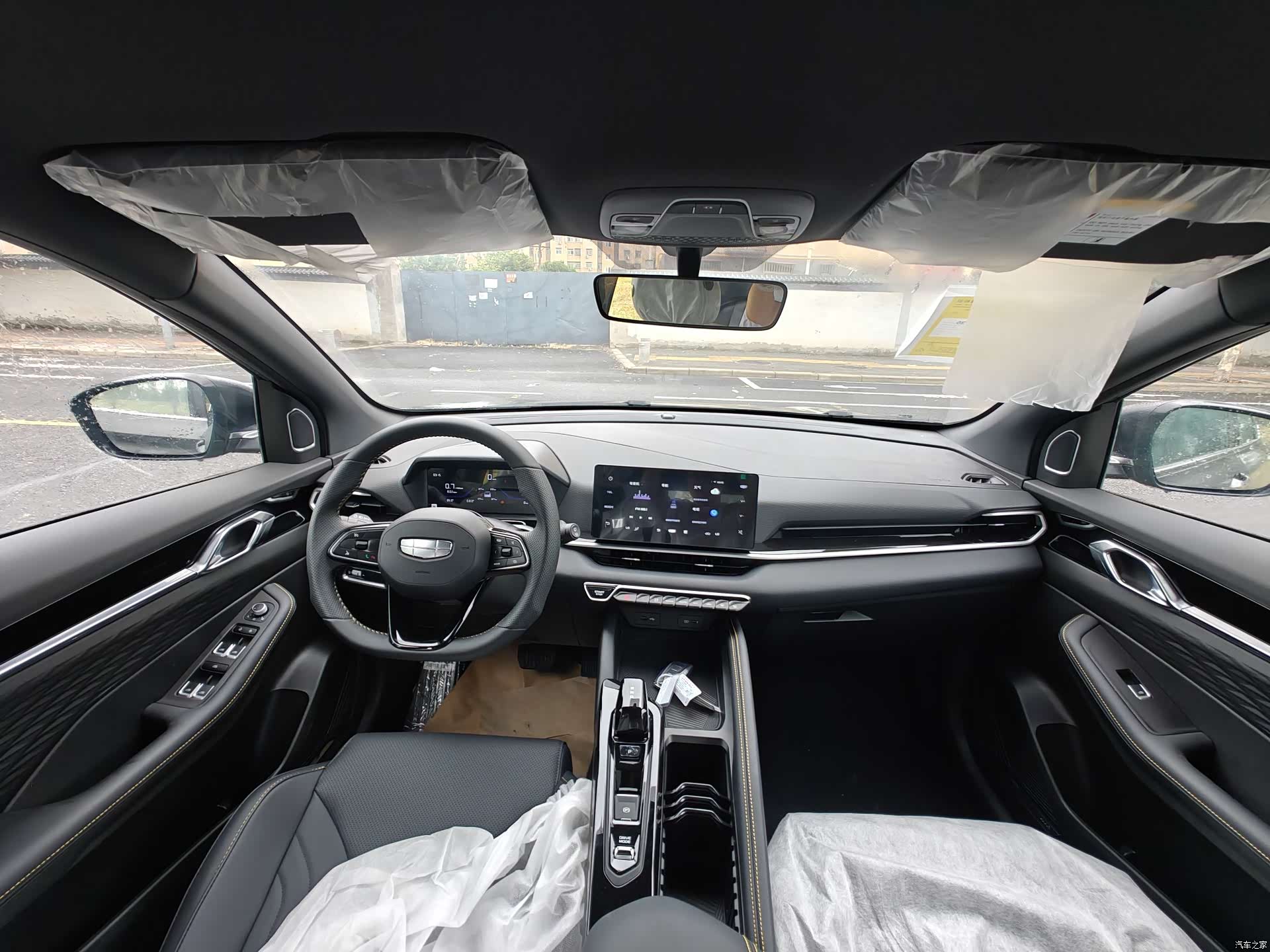 Geely Coolray, 2026 19