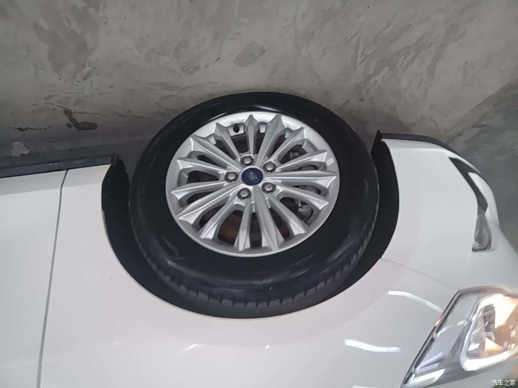 Ford Focus, 2019 23