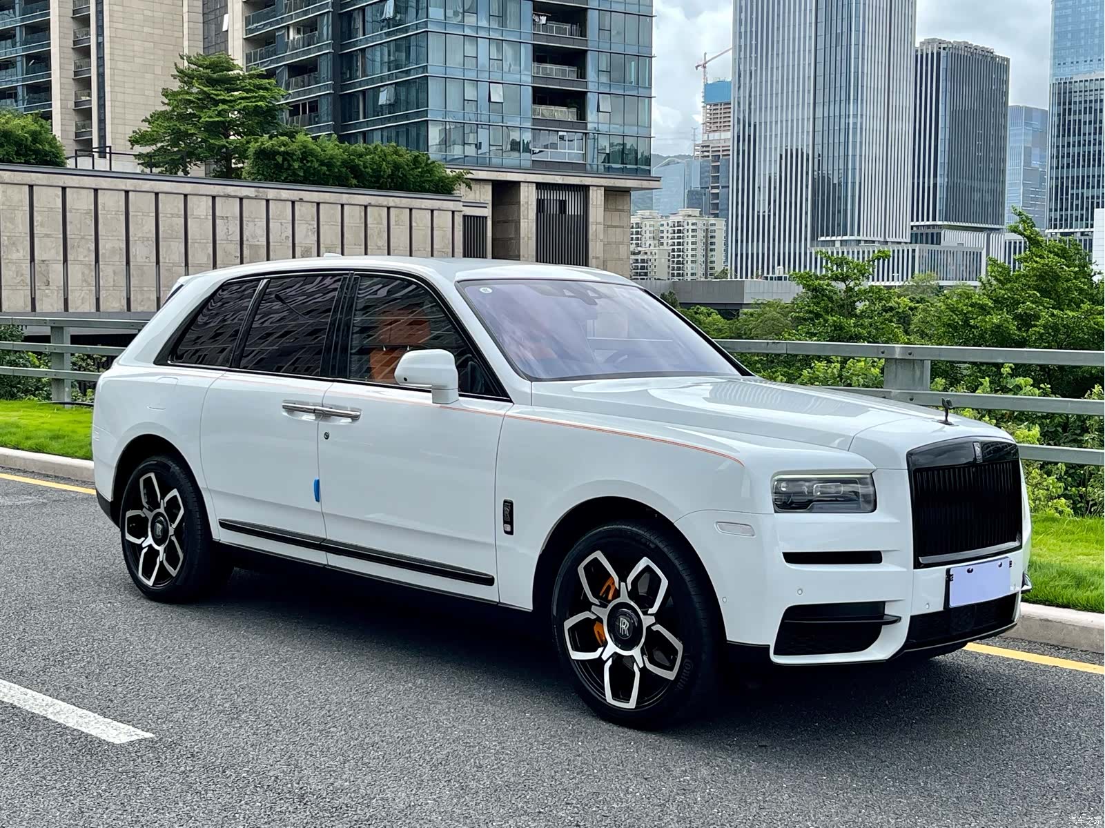 Rolls-Royce Cullinan, 2021 3