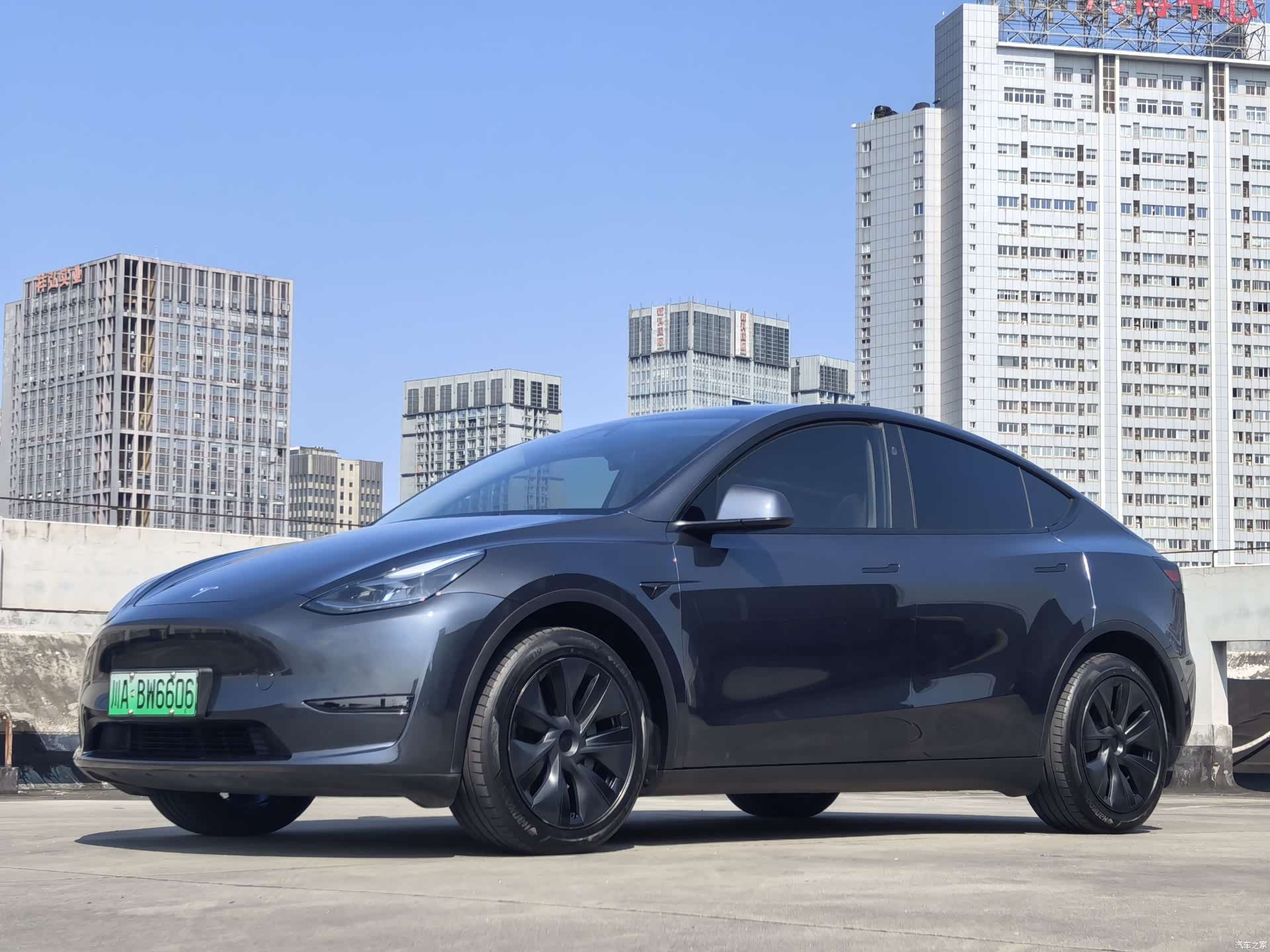 Tesla Model Y, 2024 1