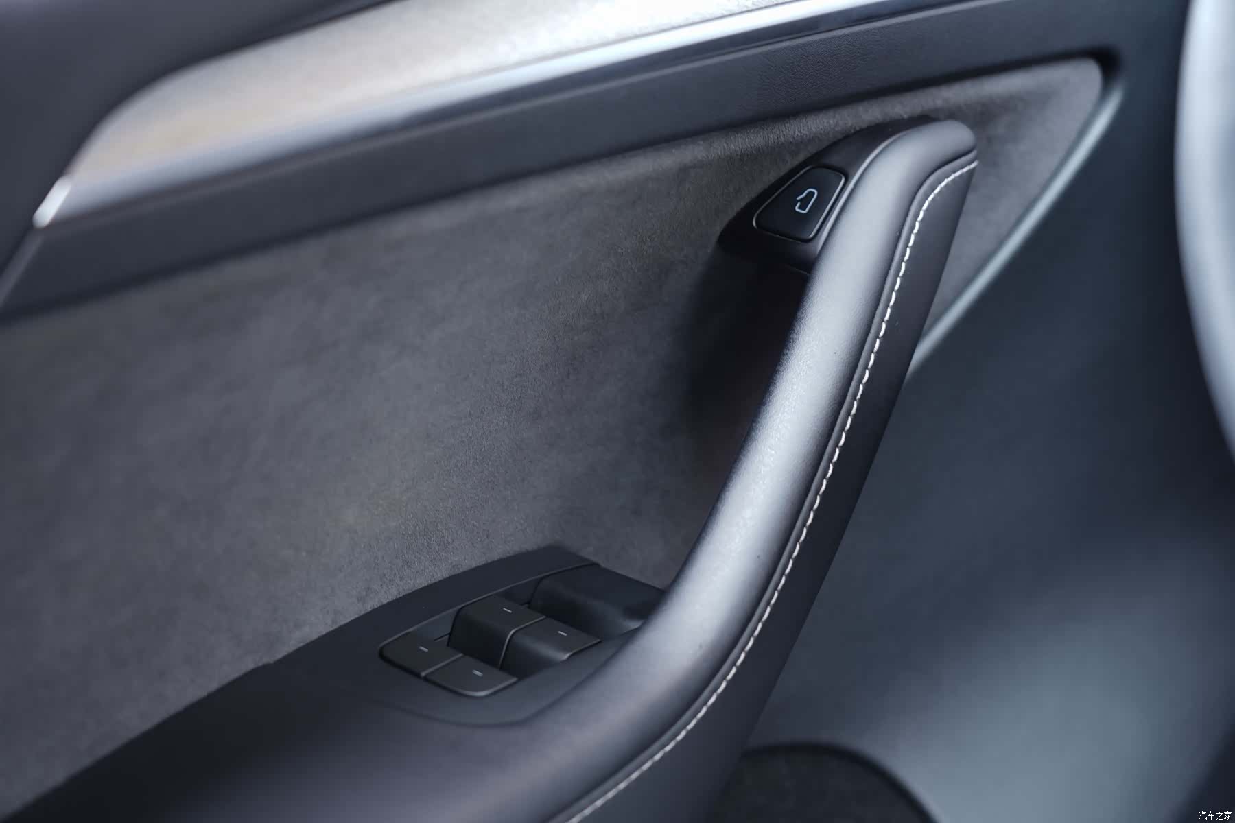 Tesla Model Y, 2024 13