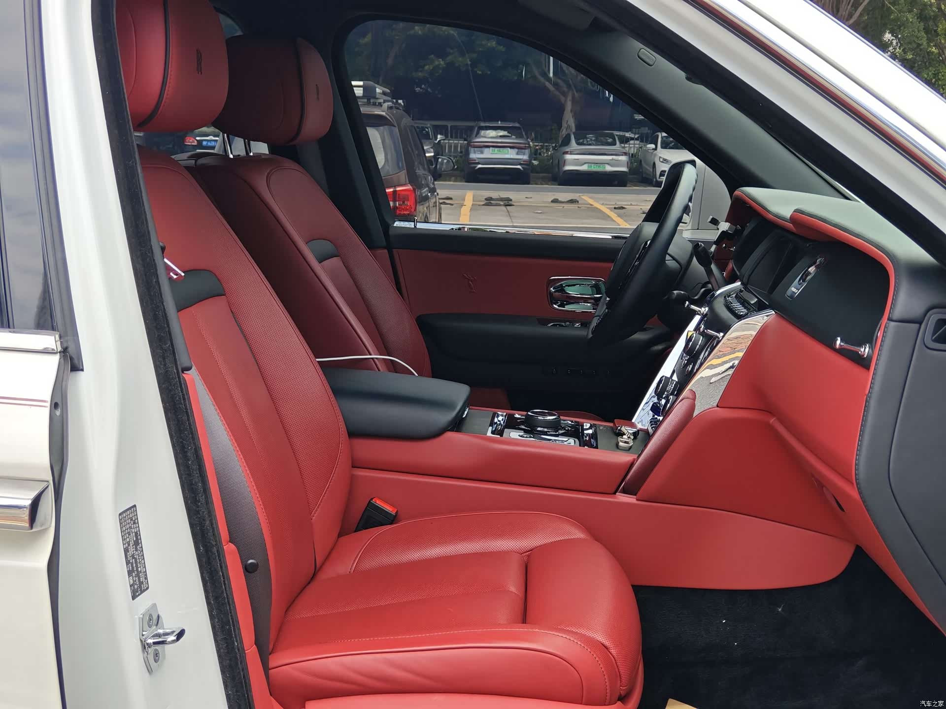 Rolls-Royce Cullinan, 2022 16