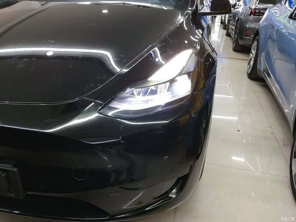Tesla Model Y, 2022 24