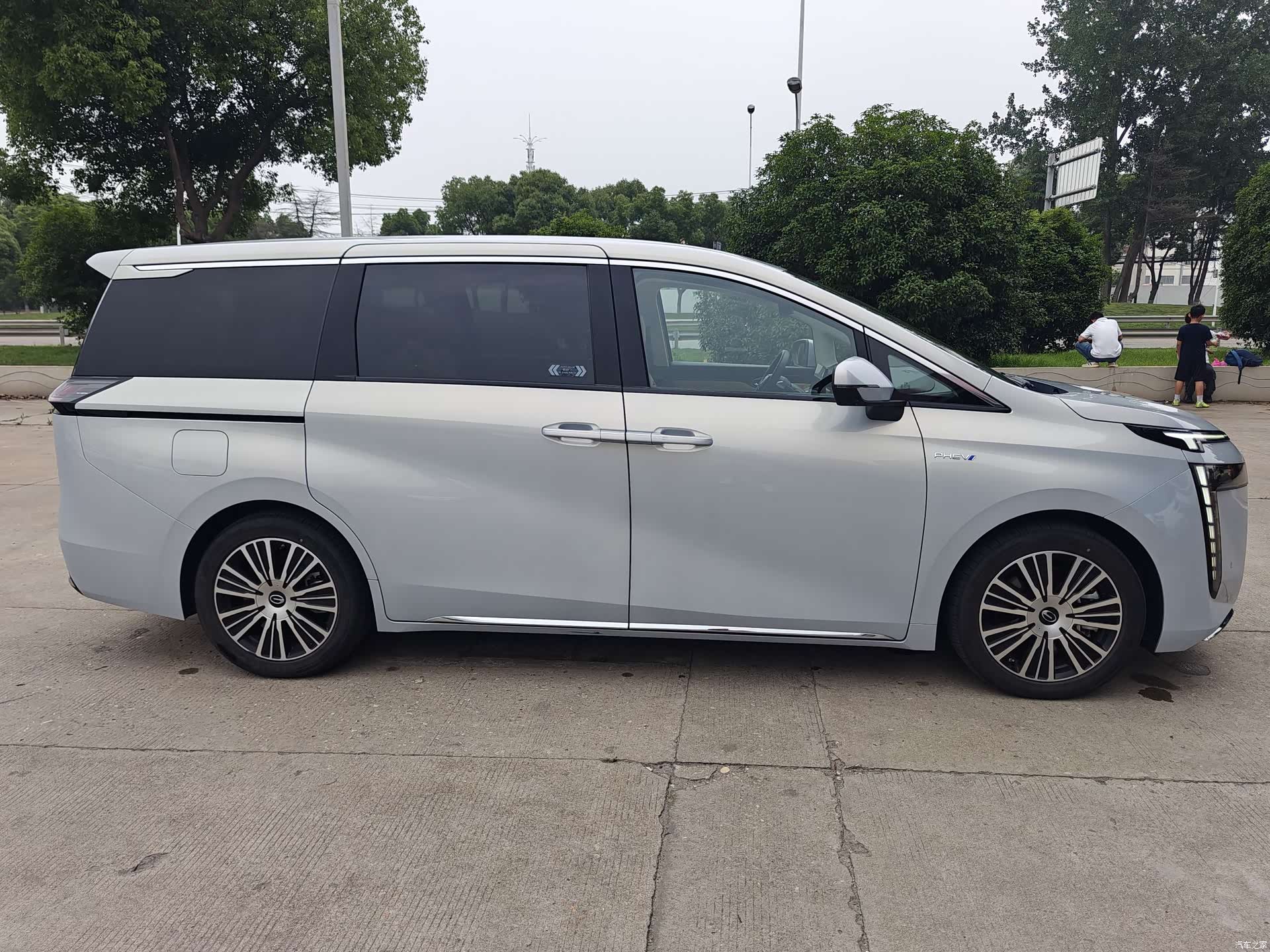 Trumpchi E8, 2024 4