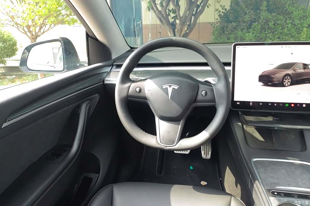 Tesla Model Y, 2023 15