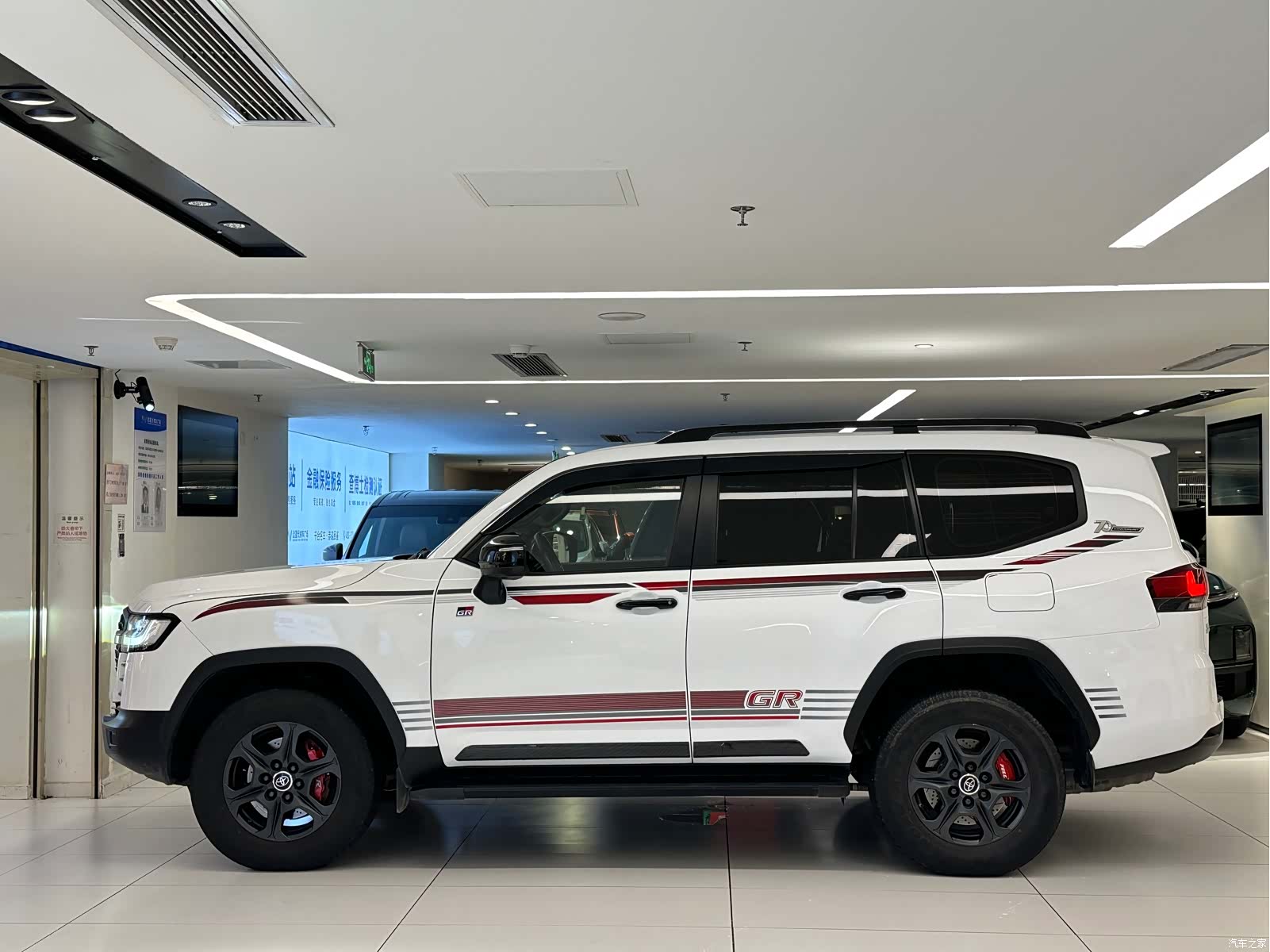 Toyota Land Cruiser, 2023 4