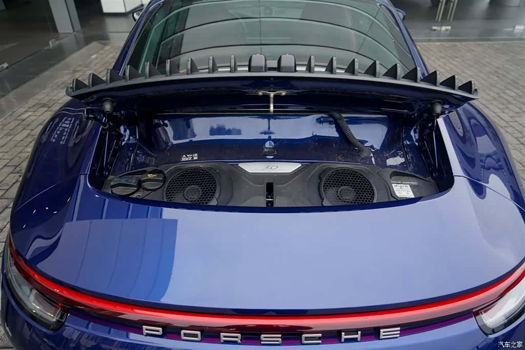Porsche 911, 2025 11