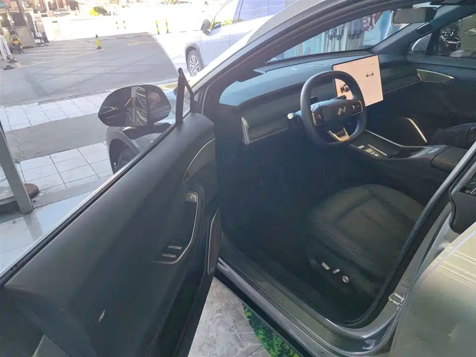 NIO L60 NIO L60
