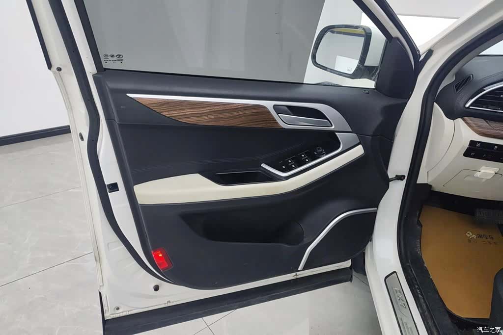 DongNanQiChe DX7, 2020 7