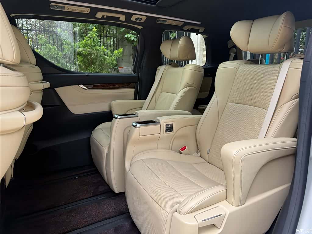 Toyota Alphard, 2019 18