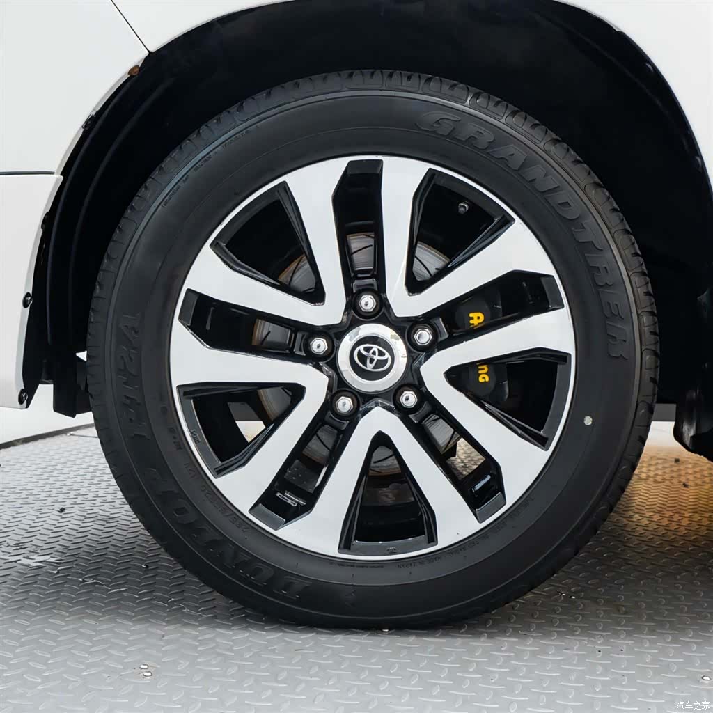Toyota Land Cruiser, 2019 8