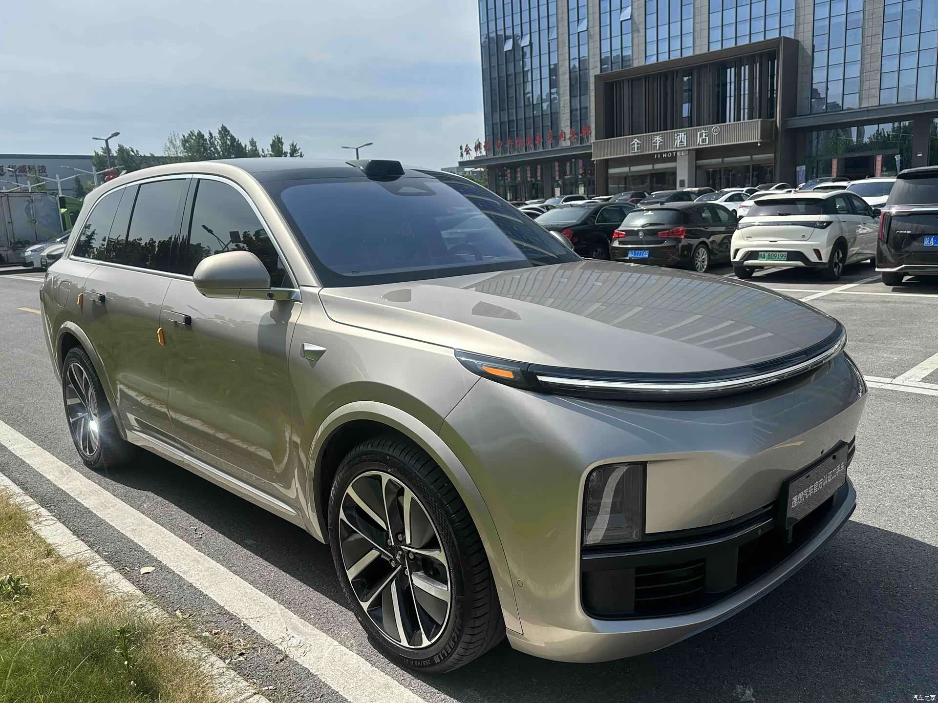 Li Auto L8, 2024 3