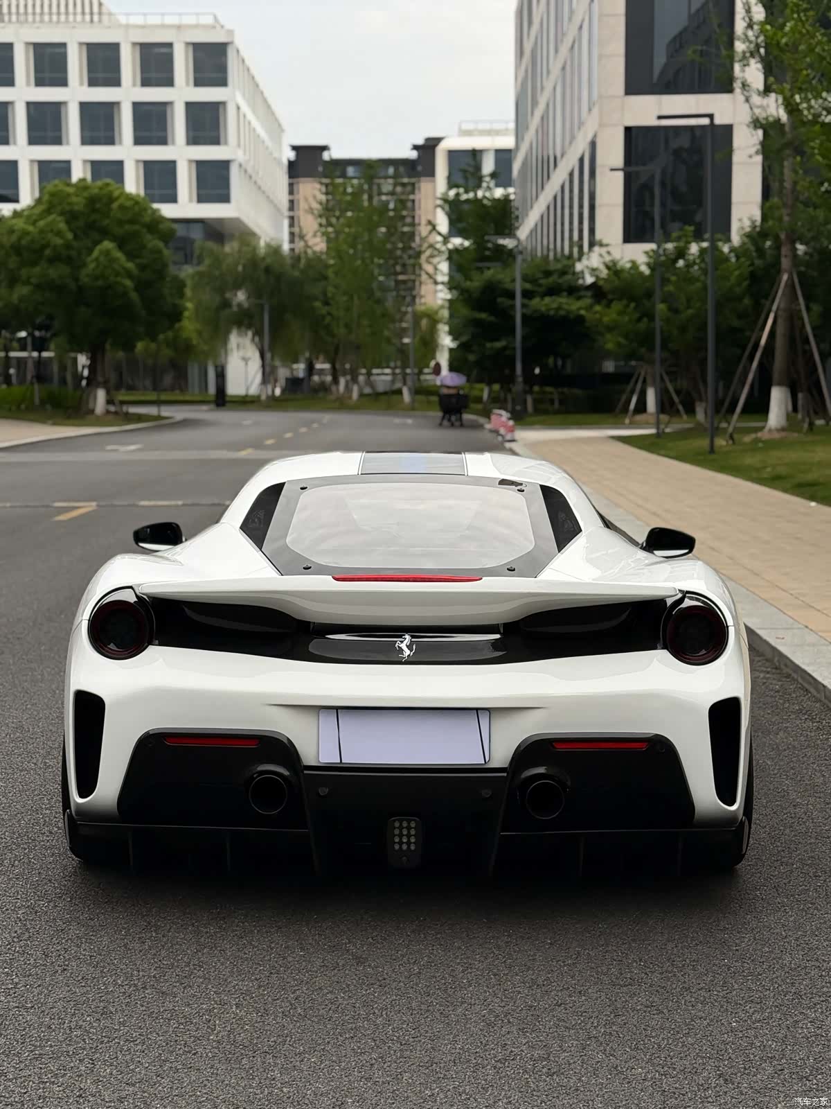 Ferrari 488, 2016 6