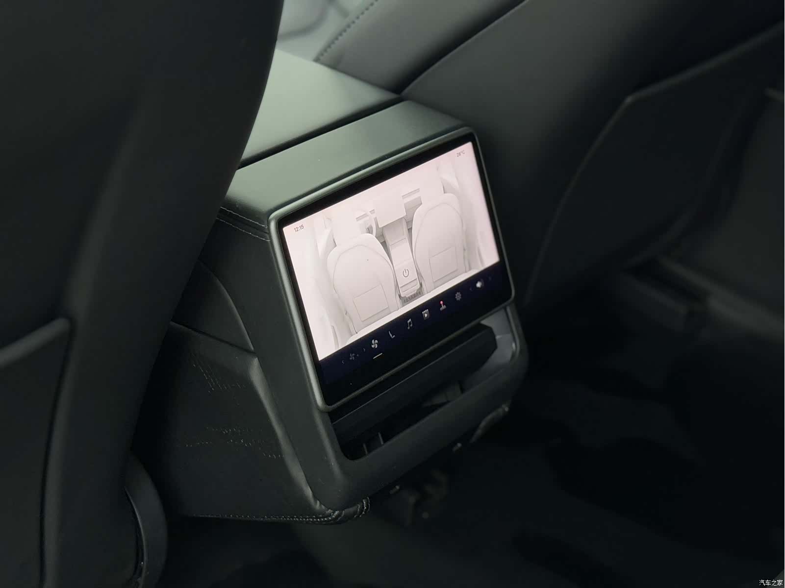 Tesla Model 3, 2023 13