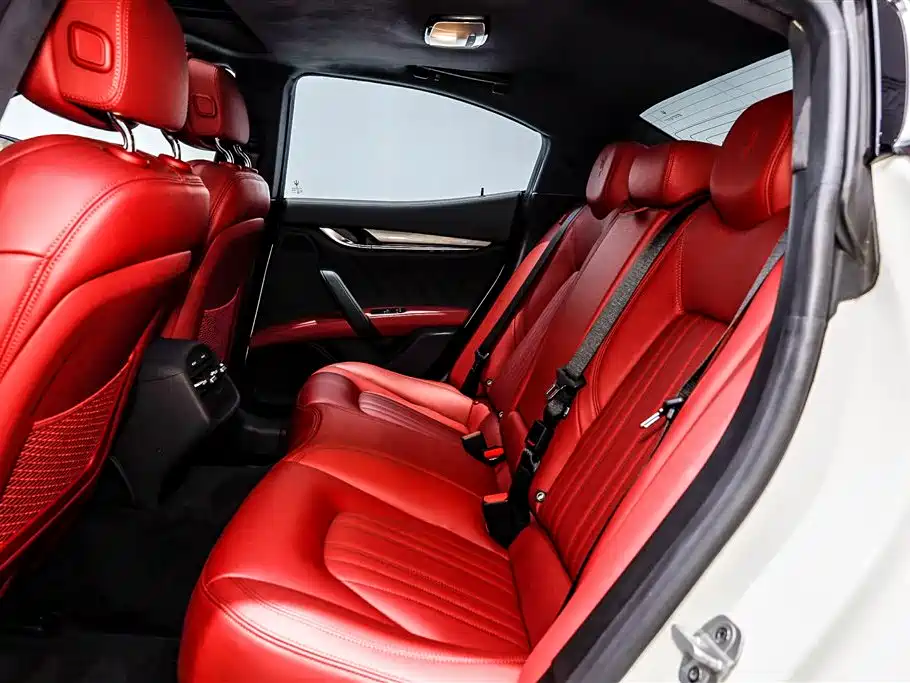 Maserati Ghibli Maserati Ghibli