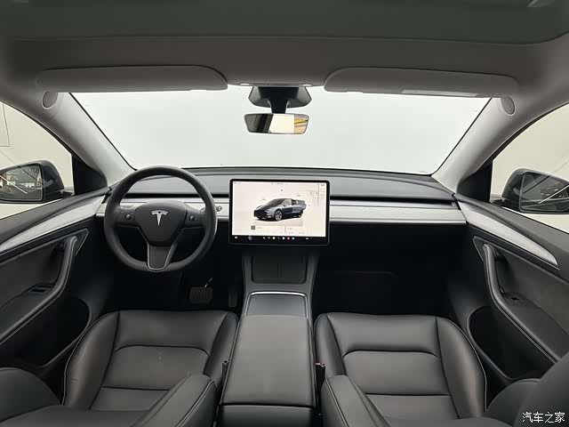 Tesla Model Y, 2024 9