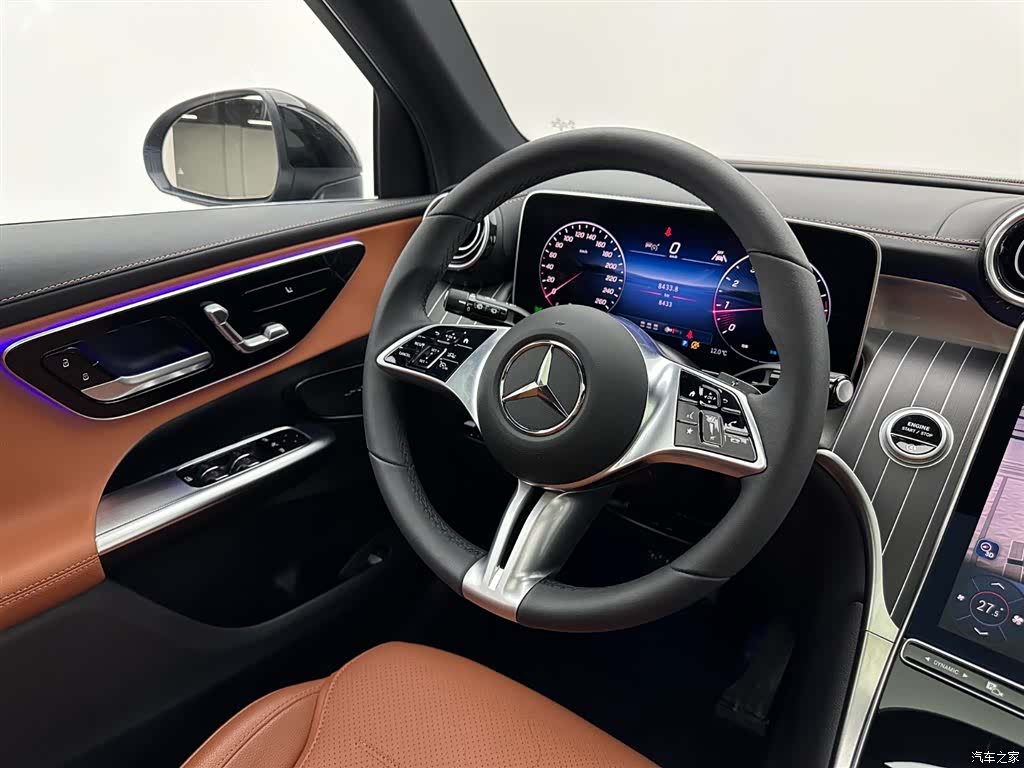 Mercedes-Benz GLC, 2025 10