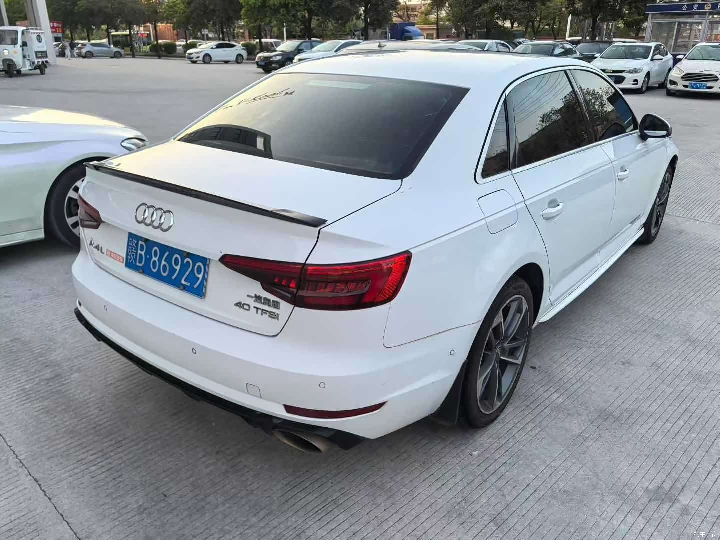 Audi A4L, 2017 все фото