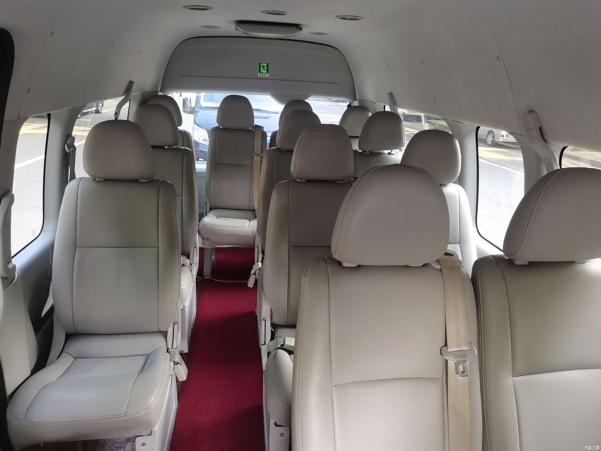 Toyota HiAce, 2017 24