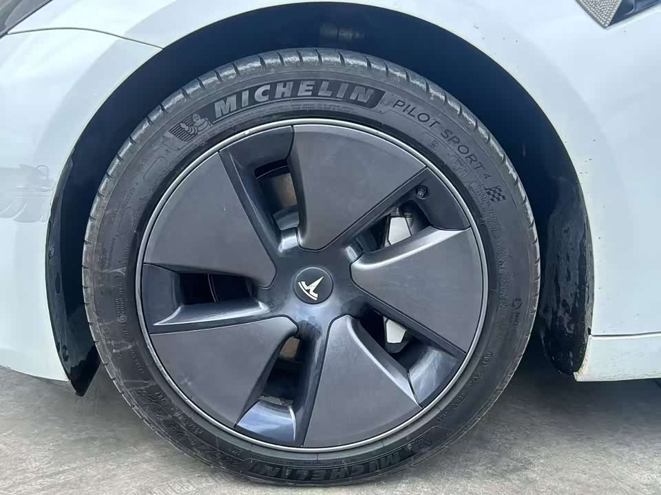Tesla Model 3 Tesla Model 3