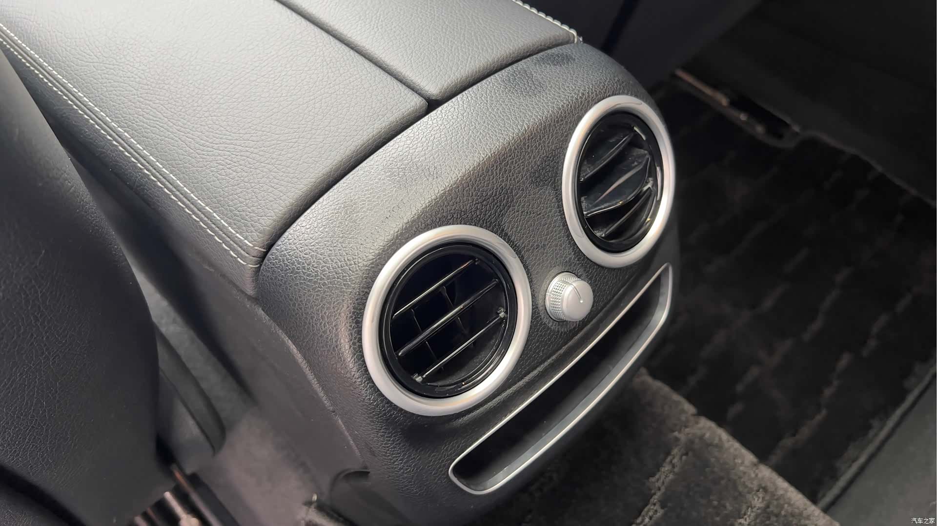 Mercedes-Benz C-Class, 2019 16