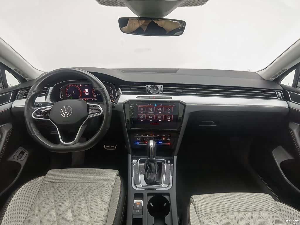 Volkswagen Magotan, 2023 все фото