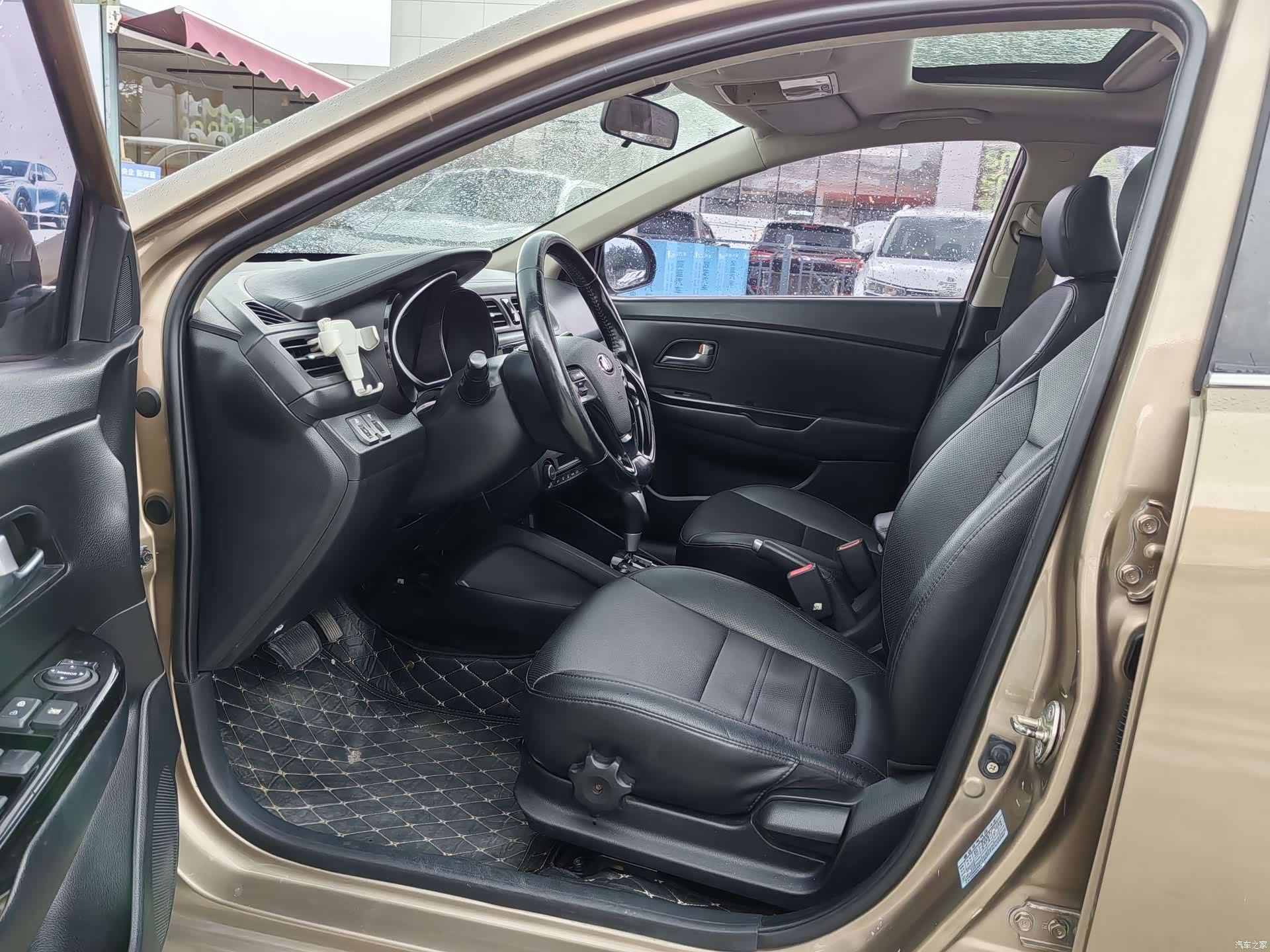 Kia K2, 2015 7