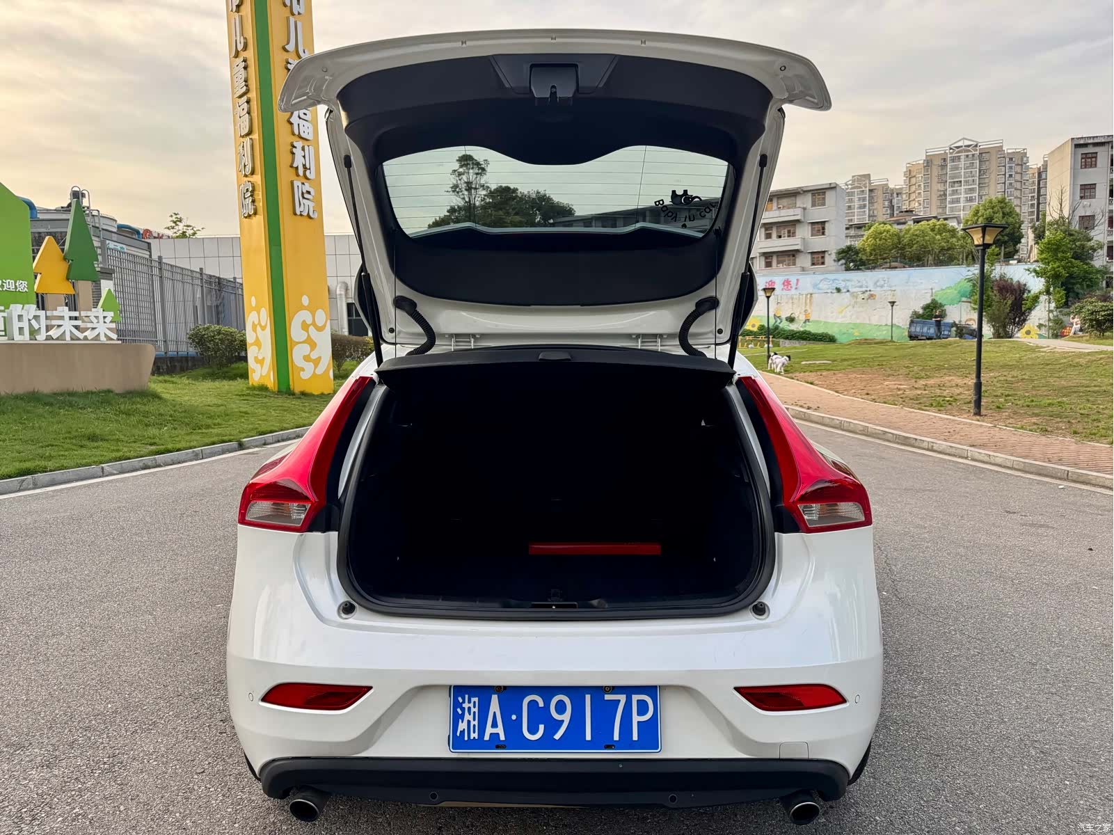Volvo V40, 2014 17