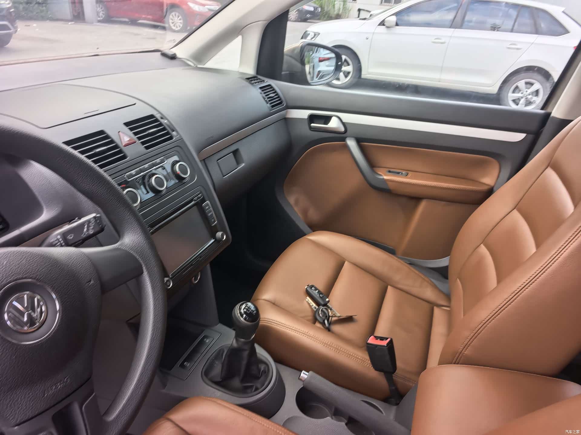 Volkswagen 5, 2015 6