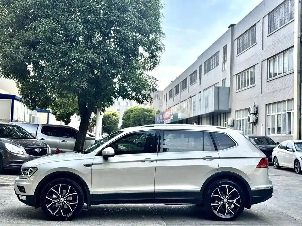 Volkswagen Tiguan L