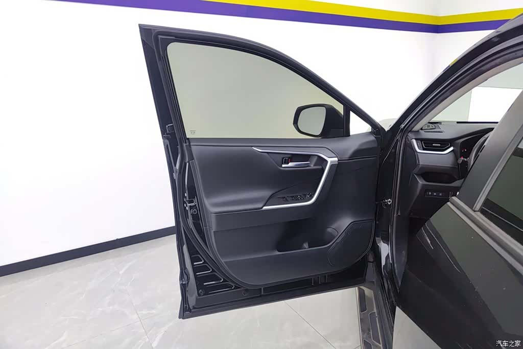 Toyota RAV4, 2022 7