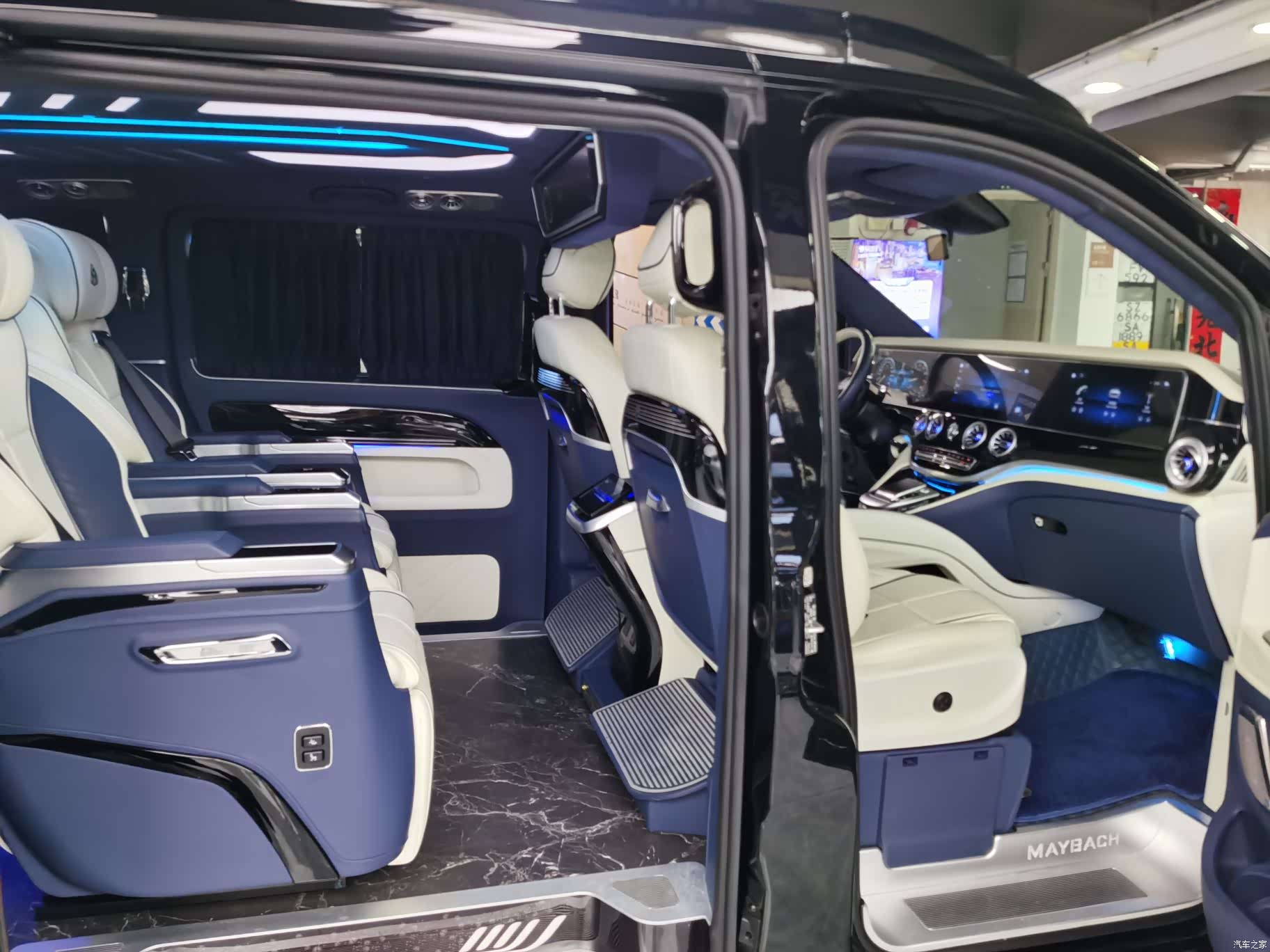 Mercedes-Benz 7, 2024 все фото