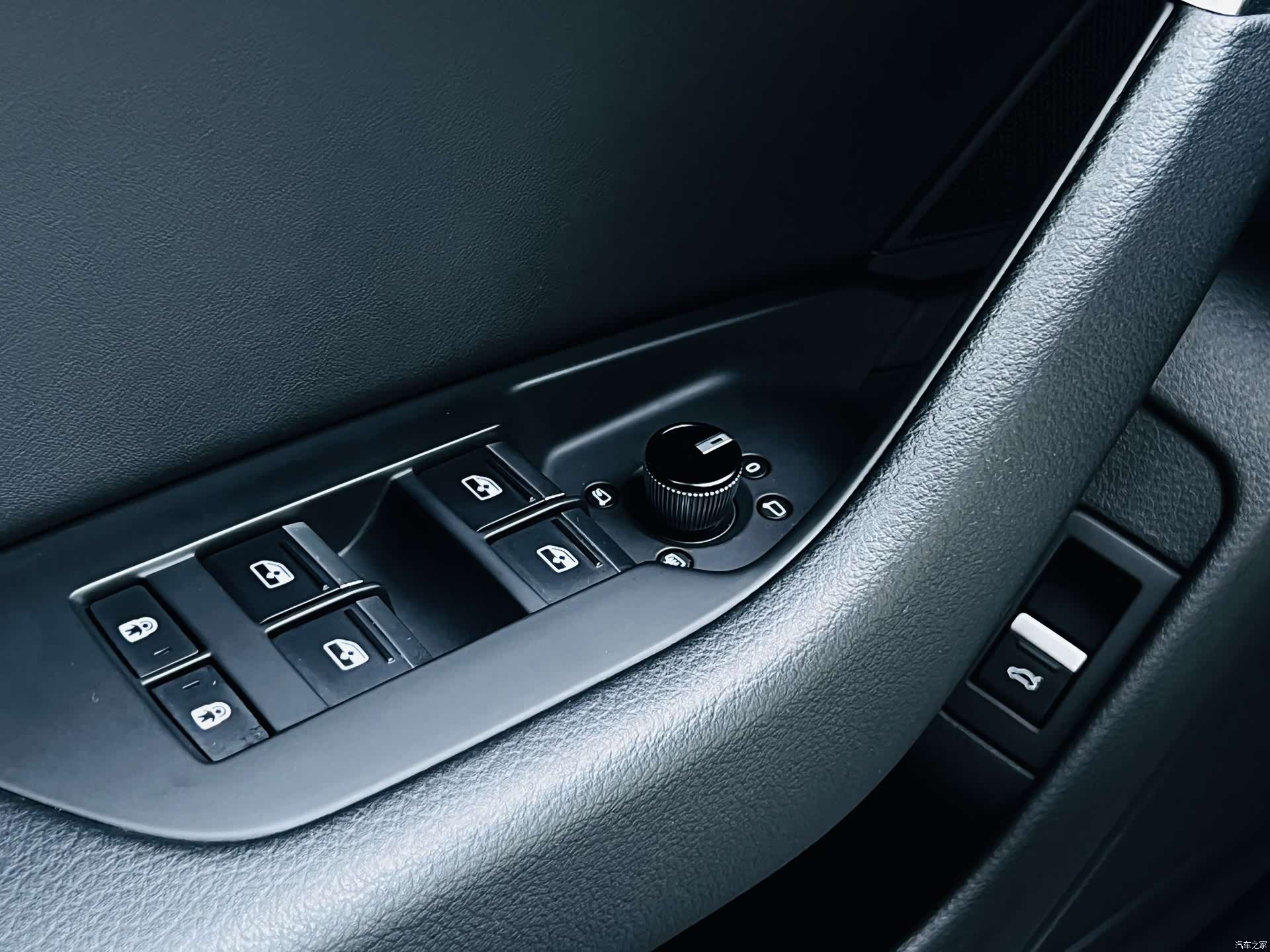 Audi A6L, 2020 15