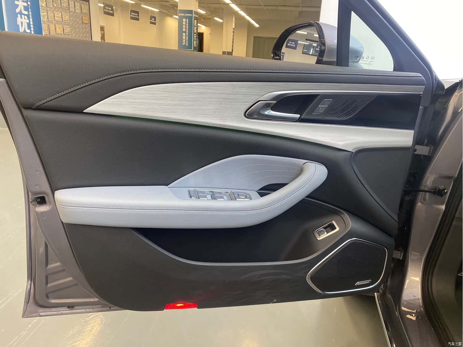 Hongqi H5, 2025 все фото