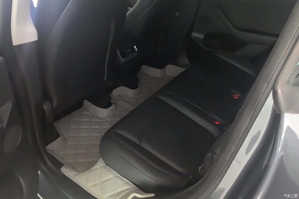 Tesla Model Y, 2021 11