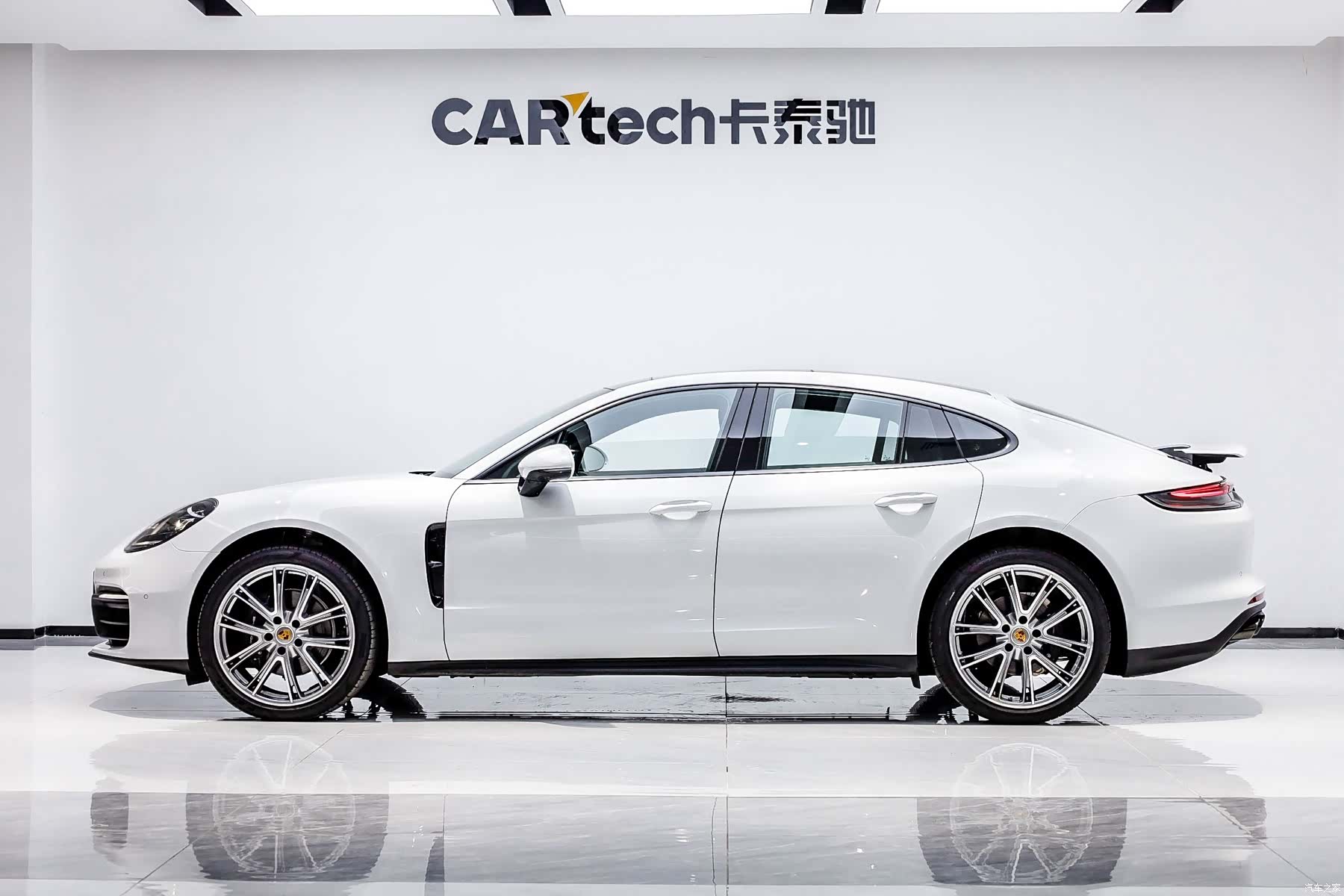 Porsche Panamera, 2023 25