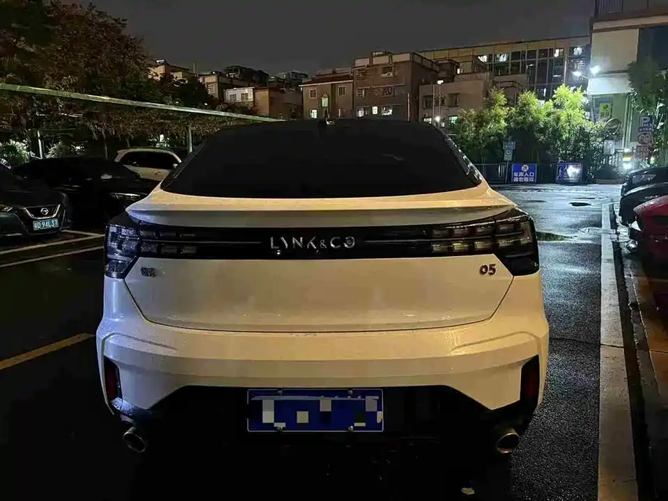 Lynk & Co 05
