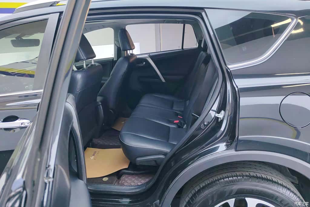 Toyota RAV4, 2018 11