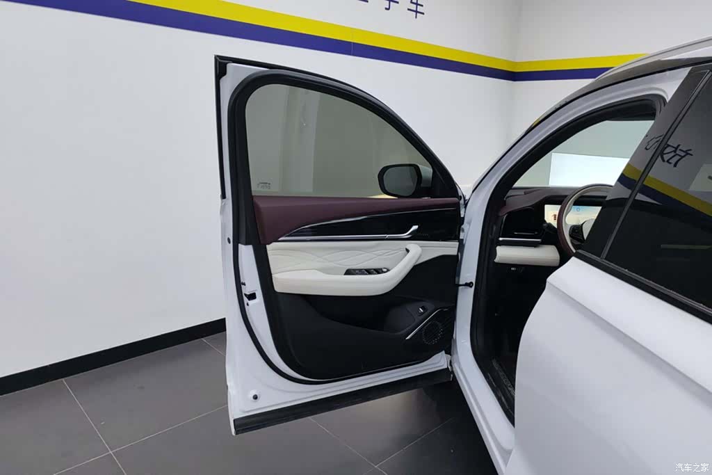 Geely Xingyue L, 2023 7