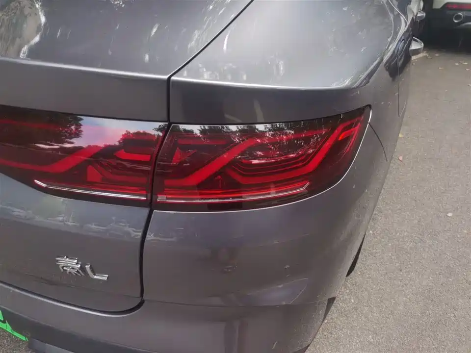 BYD Qin L BYD Qin L