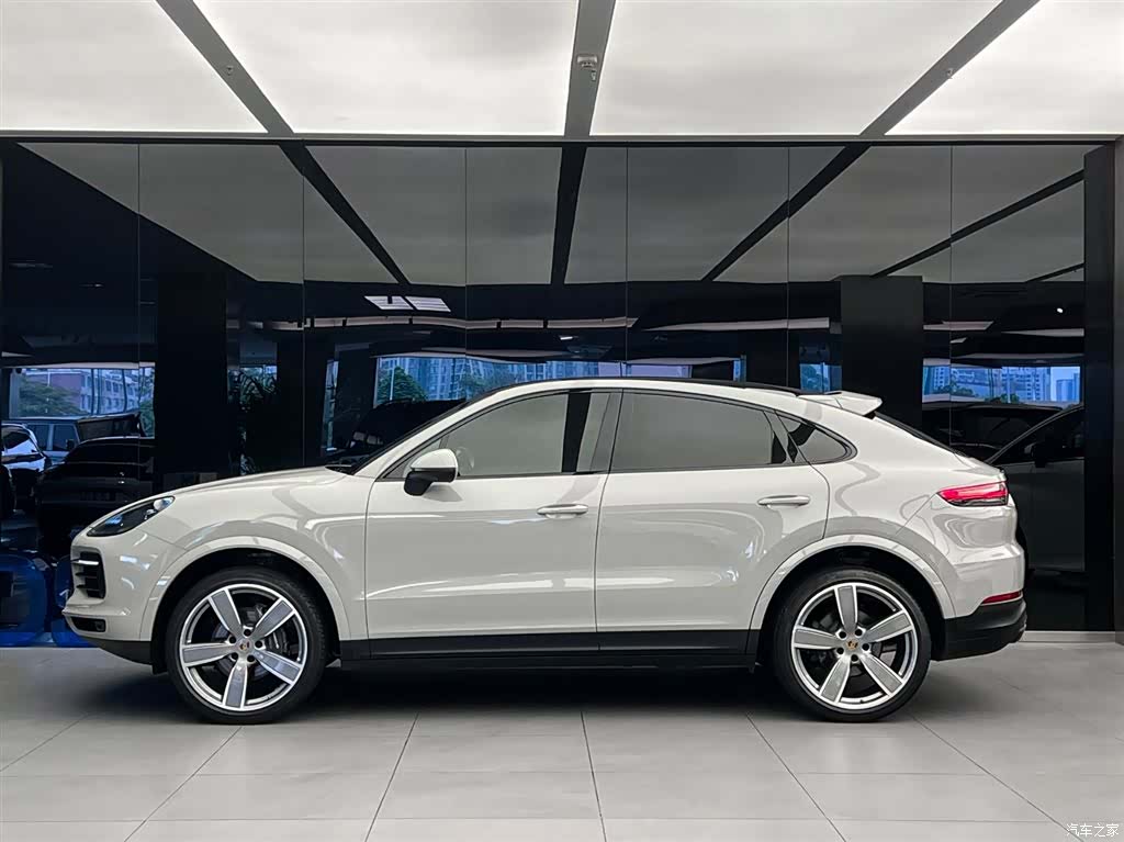 Porsche Cayenne, 2022 3