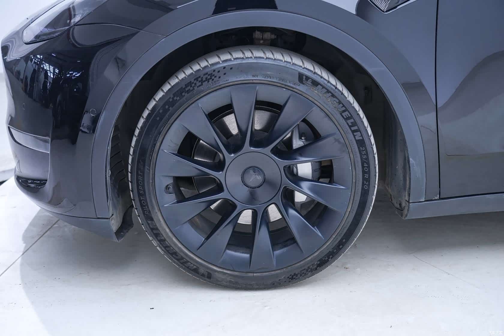 Tesla Model Y, 2022 10