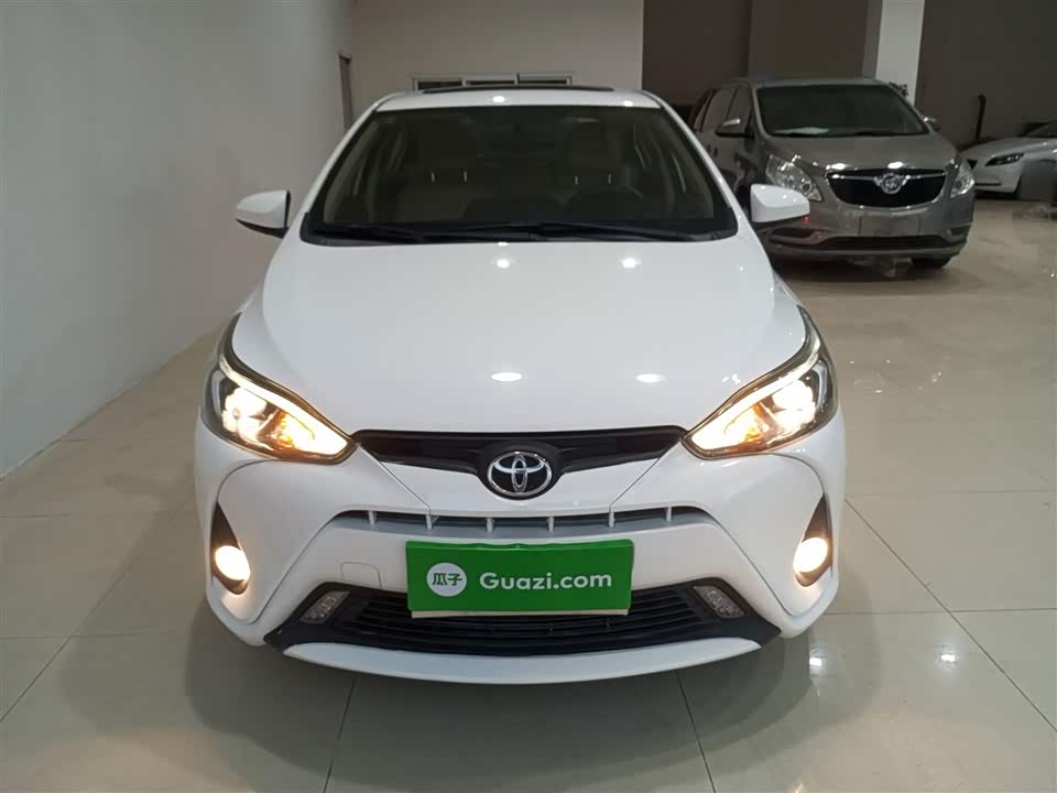 Toyota YARiS L to enjoy