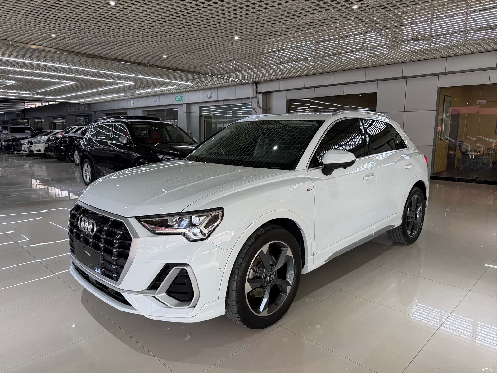 Audi Q3, 2022 1