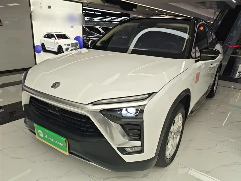 NIO ES8